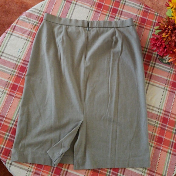 Briggs New York skirt, size 12 - Picture 2 of 6